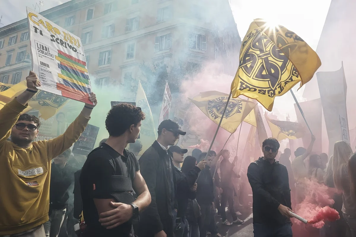 Χρίσμα στη Λε Πεν μία μέρα μετά τις γαλλικές πορείες