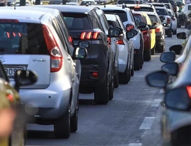Διπλό τροχαίο «πάγωσε» τον Κηφισό σε άνοδο και κάθοδο