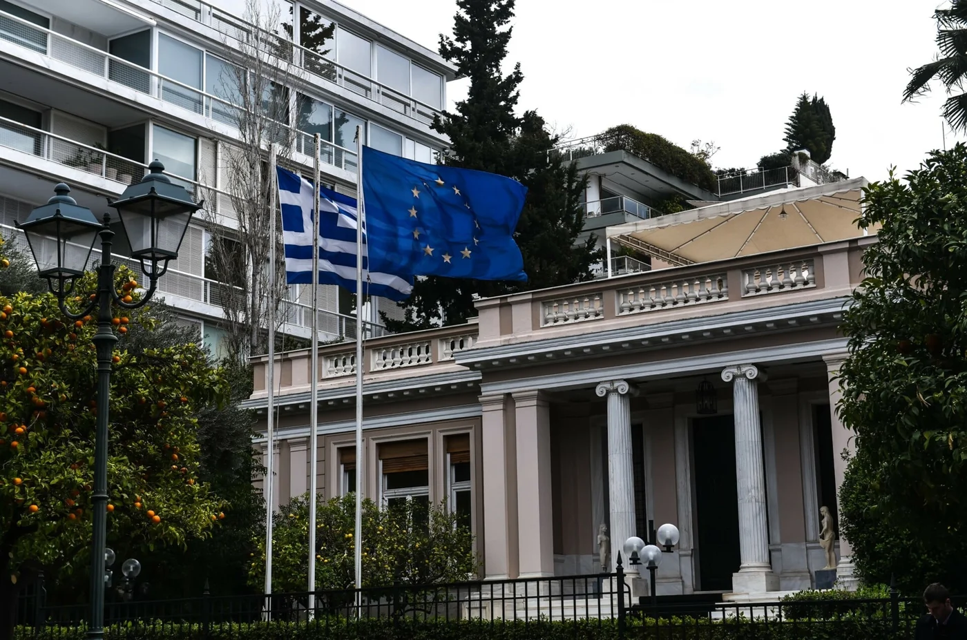 Προσωρινή αποχώρηση Μπεκίρη από το Γραφείο Μητσοτάκη