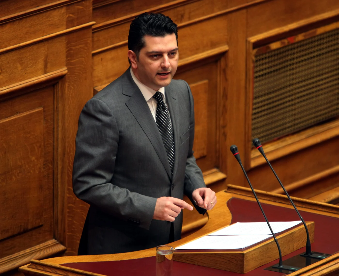 Μπεκίρης: η προσωρινή αποχή και το αγκάθι του ΦΕΚ διορισμού