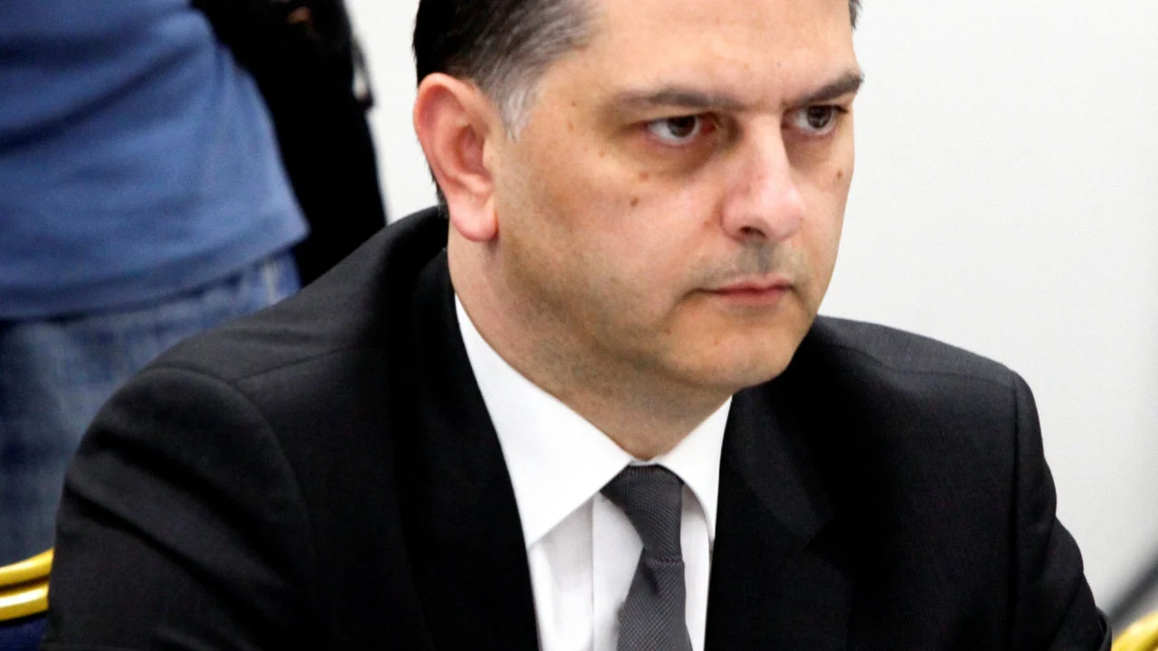 Μπεκίρης: αντεπίθεση και προειδοποίηση για τα δικαστήρια