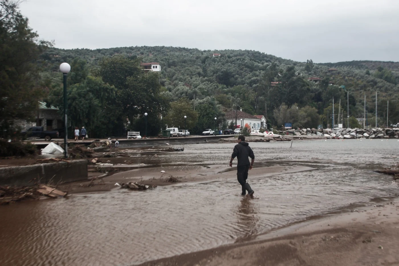 Μηνύματα από το 112 και ακυρώσεις παρελάσεων στο Αιγαίο