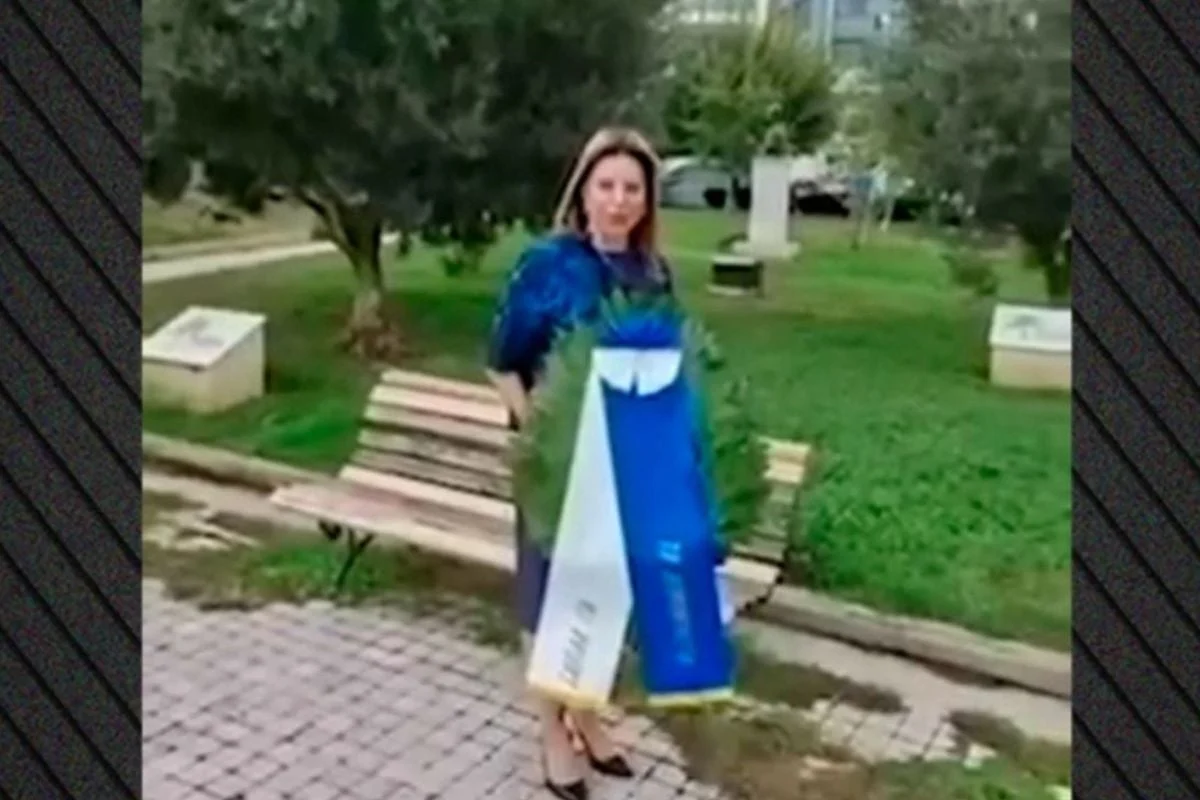 Μπροστά στην προτομή Φριζή το στεφάνι της Καρυστιανού