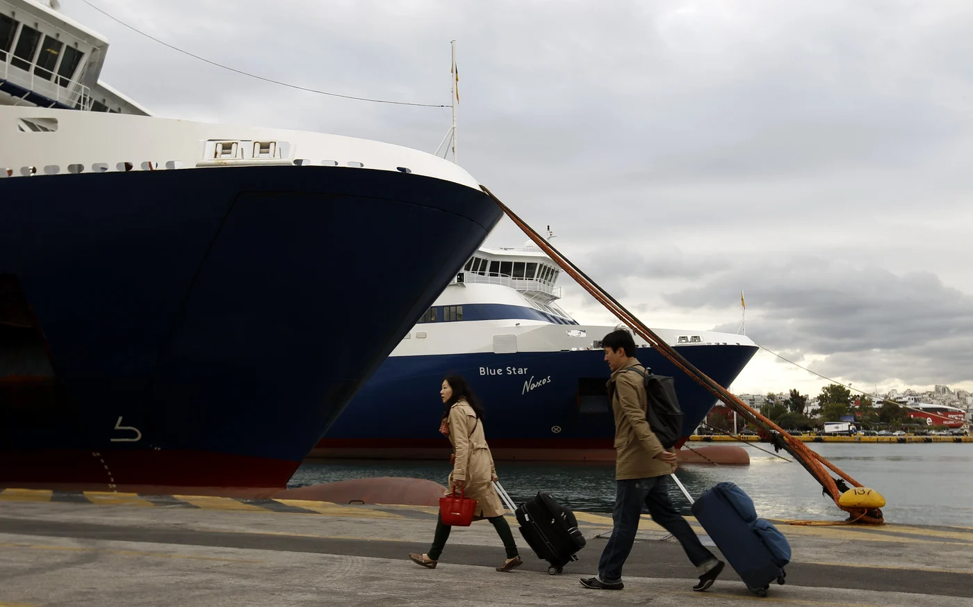 Δεμένα τα πλοία την Παρασκευή: απεργία σε επτά λιμάνια