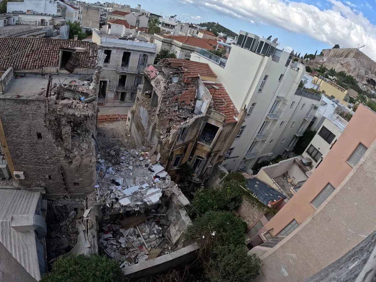 Στον ανακριτή οι τρεις της Πλάκας με τρία κακουργήματα