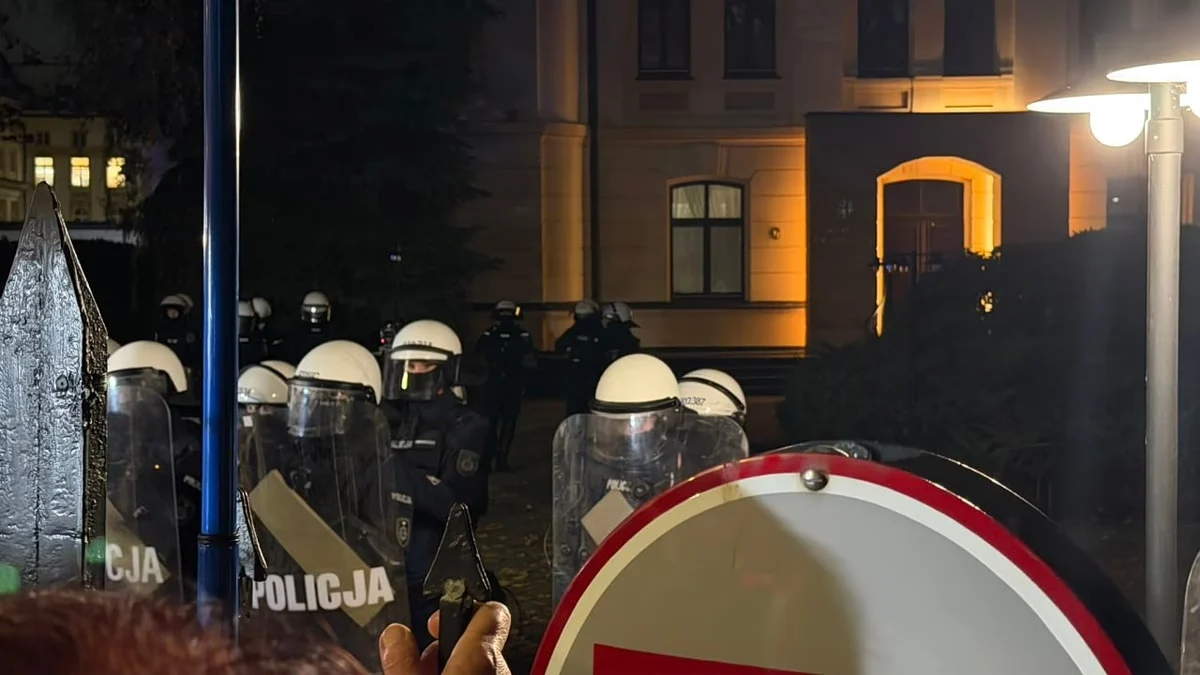 Αστυνομικός κλοιός στο Συνταγματικό Δικαστήριο της Πολωνίας
