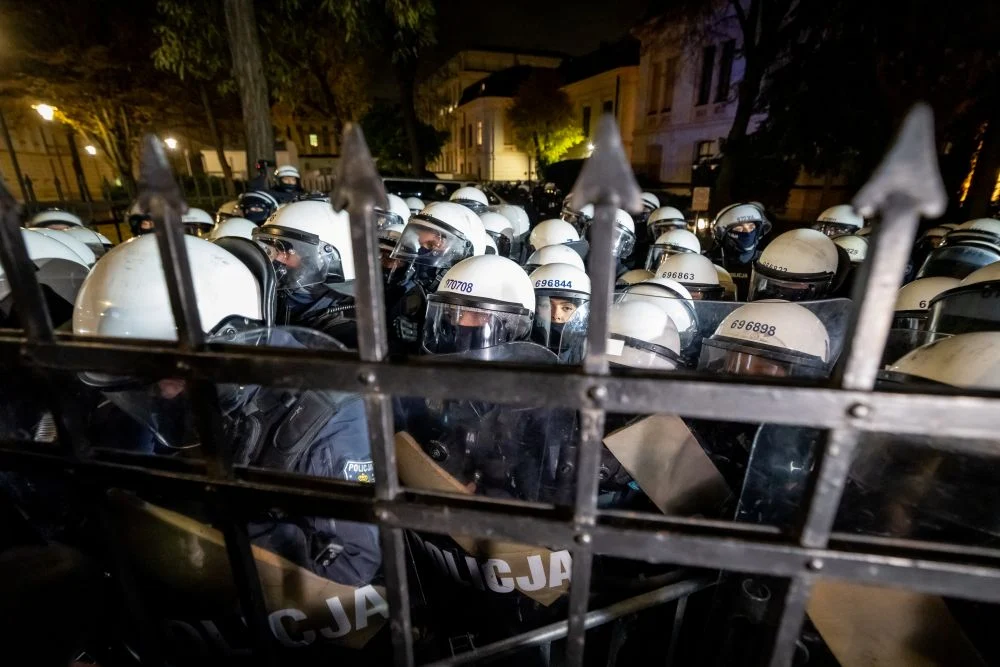 Πολωνία: Κλοιός αστυνομικών γύρω από το Συνταγματικό Δικαστήριο