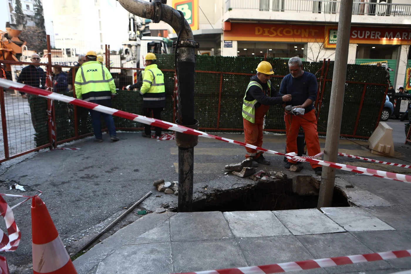 Κλειστή η οδός Αβδήρων στο Περιστέρι λόγω καθίζησης