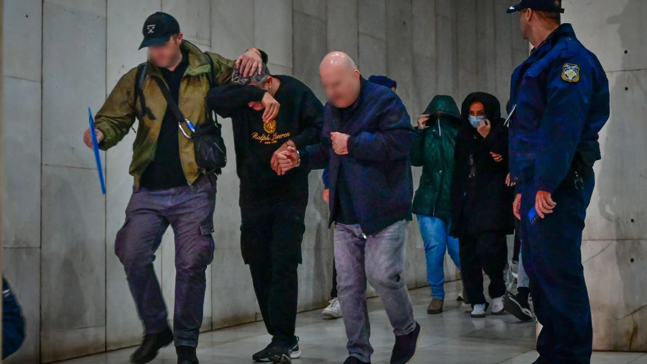 «Χωριάτικο»: Αποκαλυπτικοί διάλογοι για «δωράκια» και «κόκα»