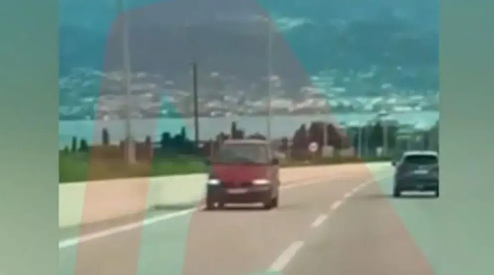 Αυτοκίνητο οδηγεί ανάποδα σε αυτοκινητόδρομο