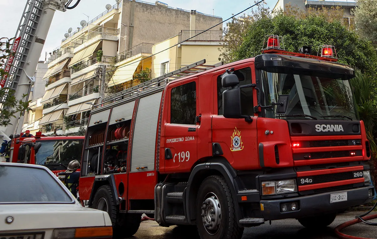 Πυρκαγιά διαμέρισμα Πατήσια πυροσβεστική δράση