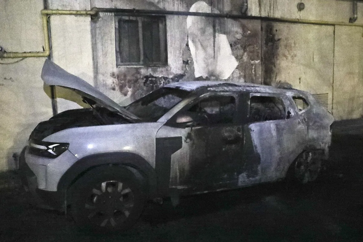 καμένο αυτοκίνητο καθηγητή Καρώνη Πανεπιστημιούπολη Ζωγράφου