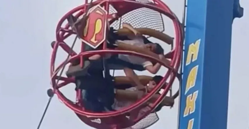 ατύχημα λούνα παρκ Σεβίλλη κάψουλα καλώδιο