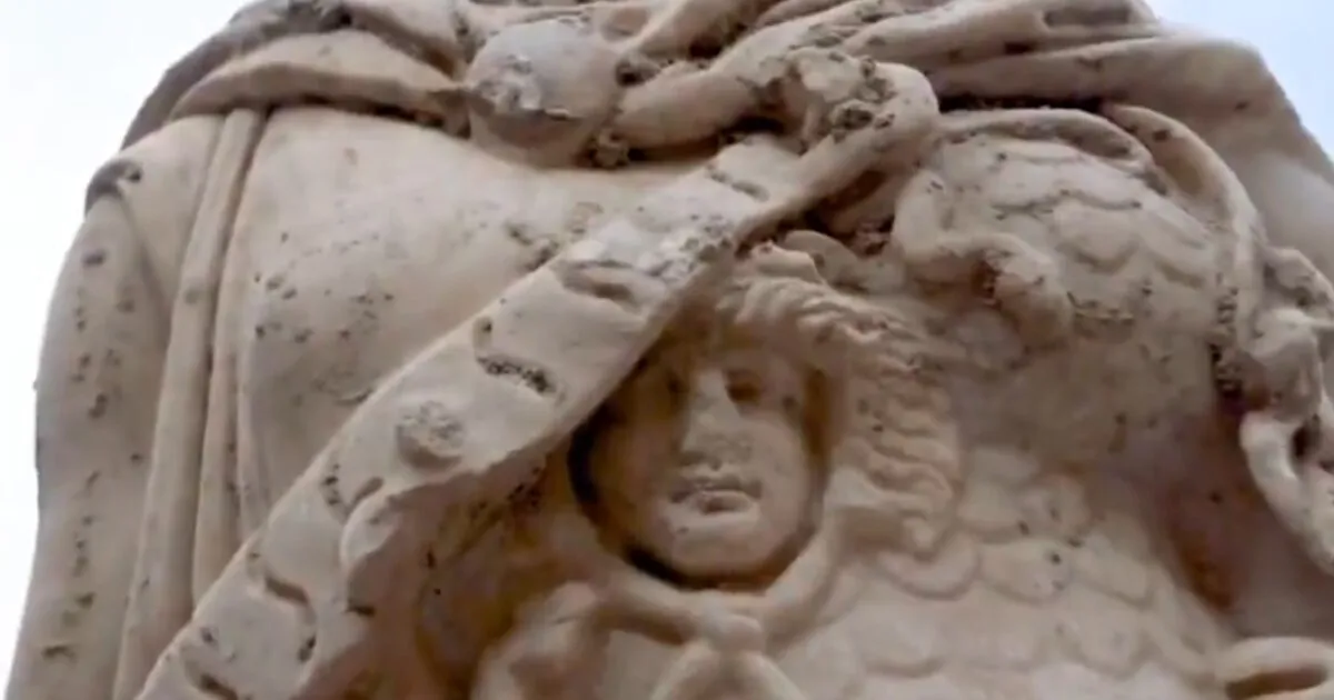 Άγαλμα θεάς Αθηνάς λευκό μάρμαρο αρχαία Λαοδικεία Τουρκία