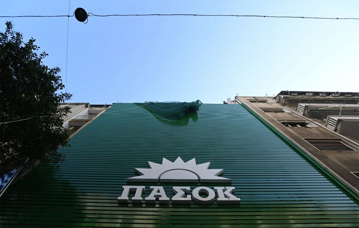 Υφυπουργός Μακάριος Λαζαρίδης πολιτική αντιπαράθεση Βουλή