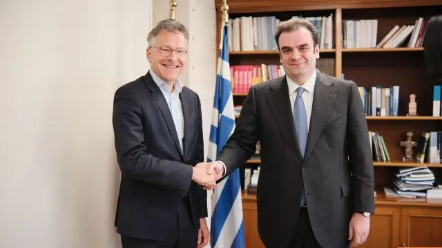 Ντάισελμπλουμ και Πιερρακάκης στο υπουργείο Οικονομικών