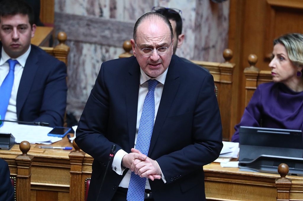 Υφυπουργός Μακάριος Λαζαρίδης πολιτική αντιπαράθεση Βουλή