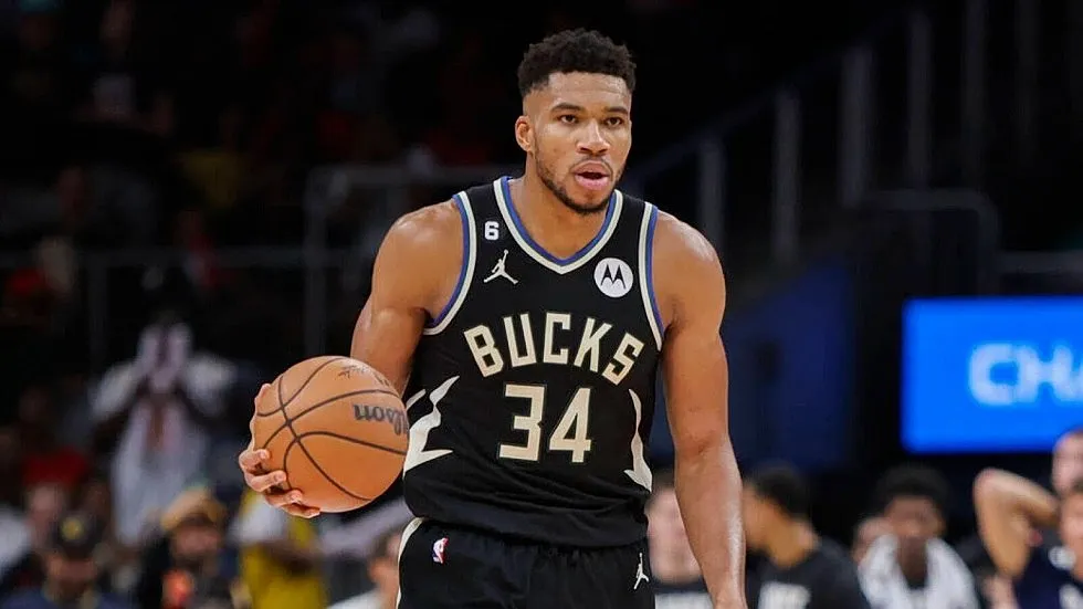 Γιάννης Αντετοκούνμπο Μιλγουόκι Μπακς σεζόν NBA