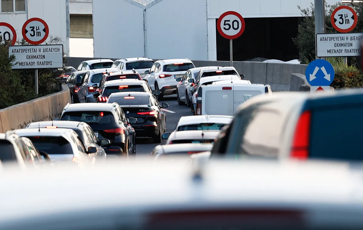 κυκλοφοριακή συμφόρηση Αττική Οδός τροχαίο πρωί