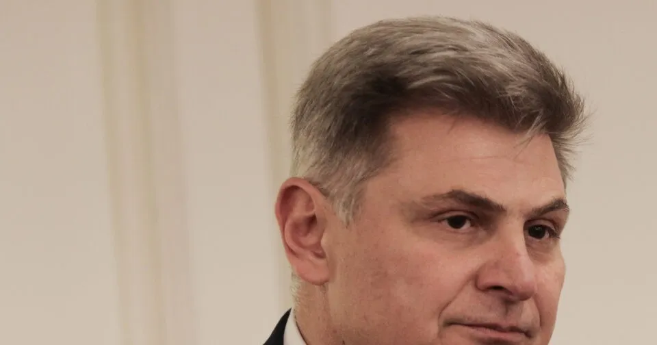 Νικόλας Φαραντούρης ανακοίνωση συμπόρευση ΠΑΣΟΚ Ανδρουλάκης