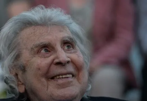 Μυρτώ Αλτίνογλου Θεοδωράκη εγγόνια γενέθλια τούρτα