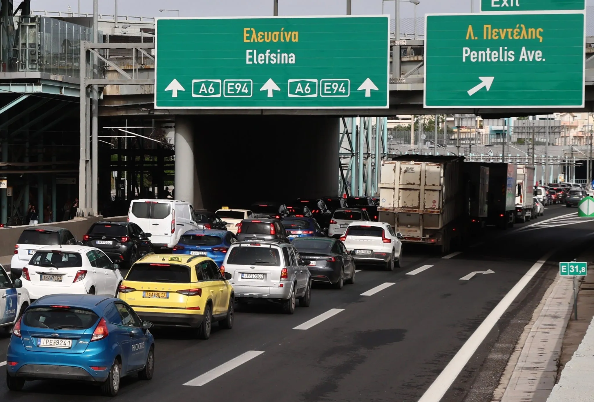 κυκλοφοριακή συμφόρηση Αττική Οδός τροχαίο πρωί