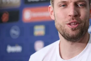 Ο Βεζένκοφ για Play-Offs: «Πρέπει να δώσουμε τα πάντα»