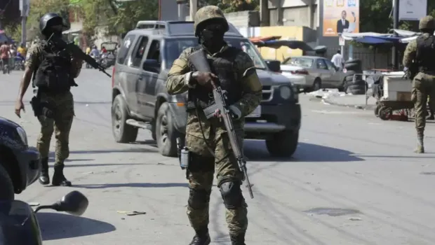 Αστυνομικοί πολυεθνικής δύναμης σε περιπολία στην Αϊτή