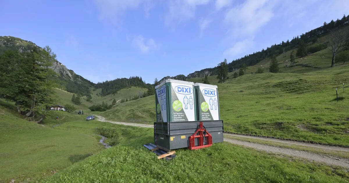 υπαίθρια τουαλέτα pit toilet απομακρυσμένη Αυστραλία
