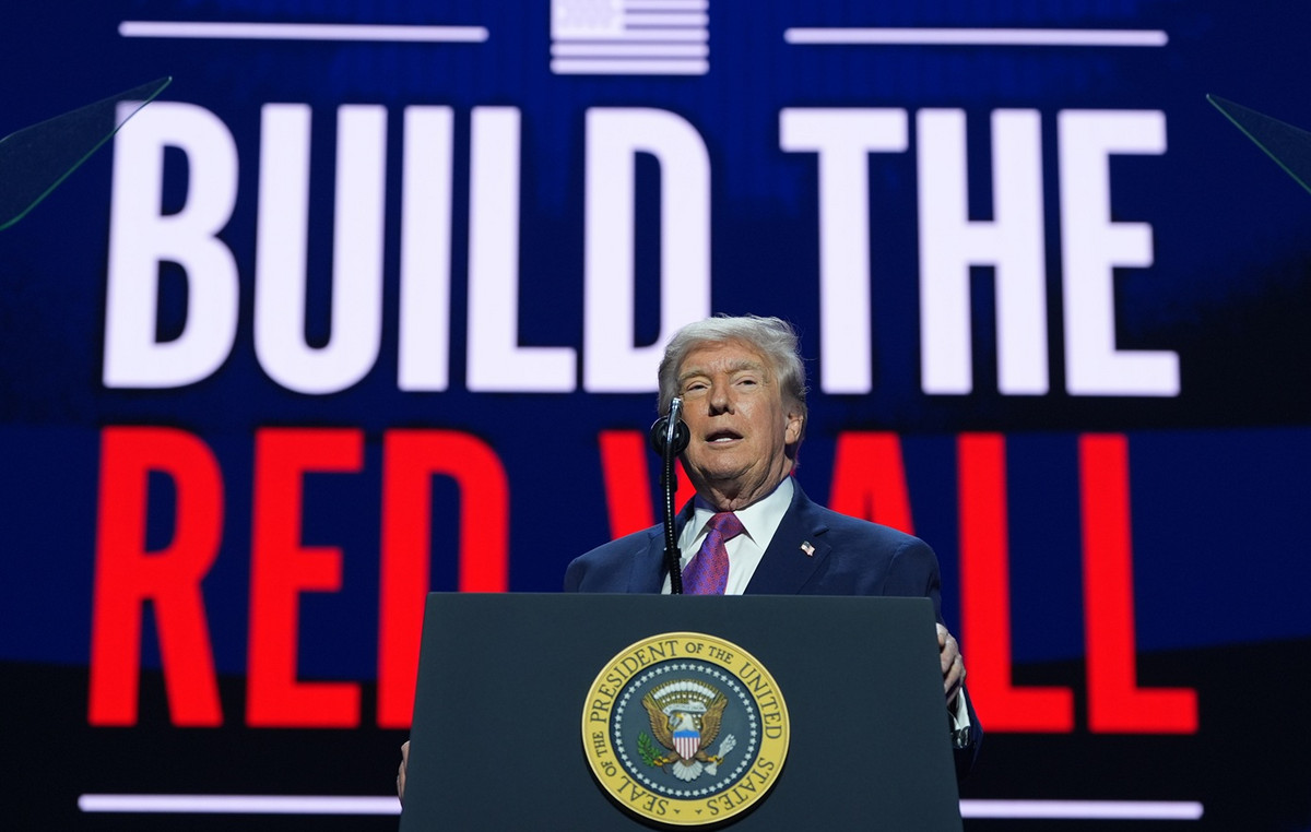 Ντόναλντ Τραμπ ομιλία για UFO αρχεία Αριζόνα