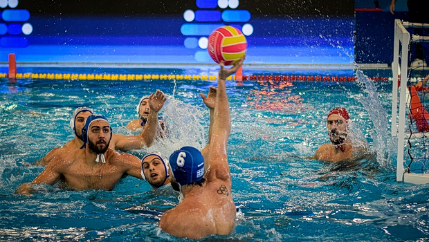 Εθνική πόλο ανδρών παίχτες σε αγώνα