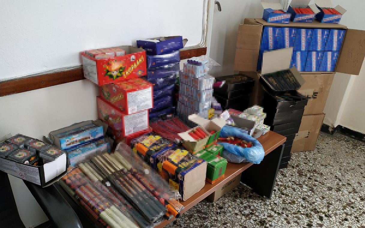 Κατασχεθέντα παράνομα πυροτεχνήματα Κερατσίνι Πειραιάς