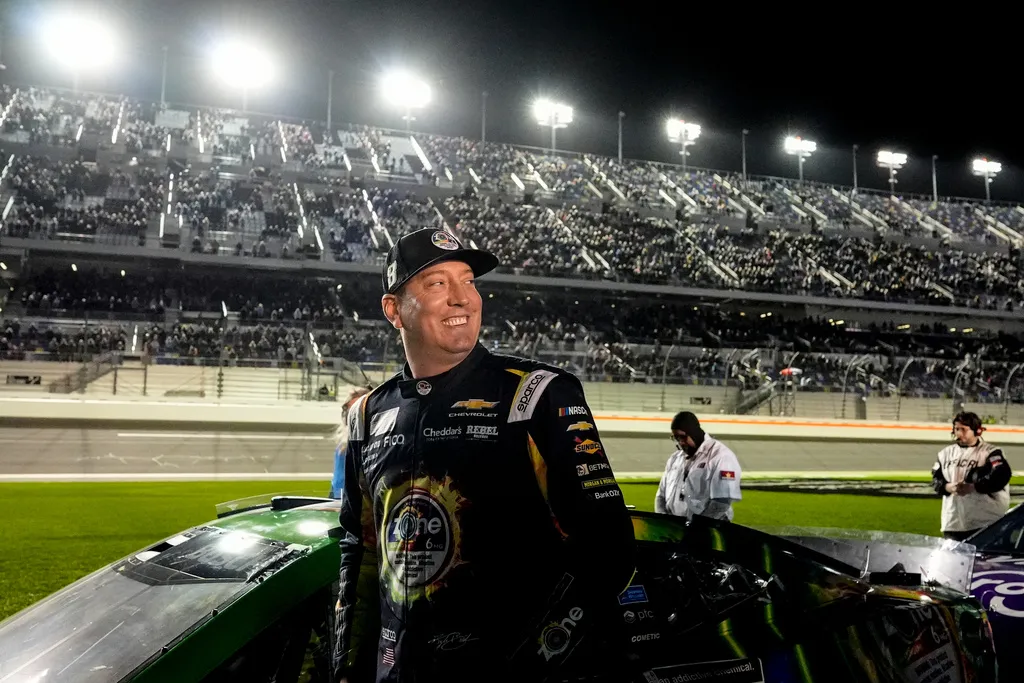 Κάιλ Μπους οδηγός NASCAR Cup Series
