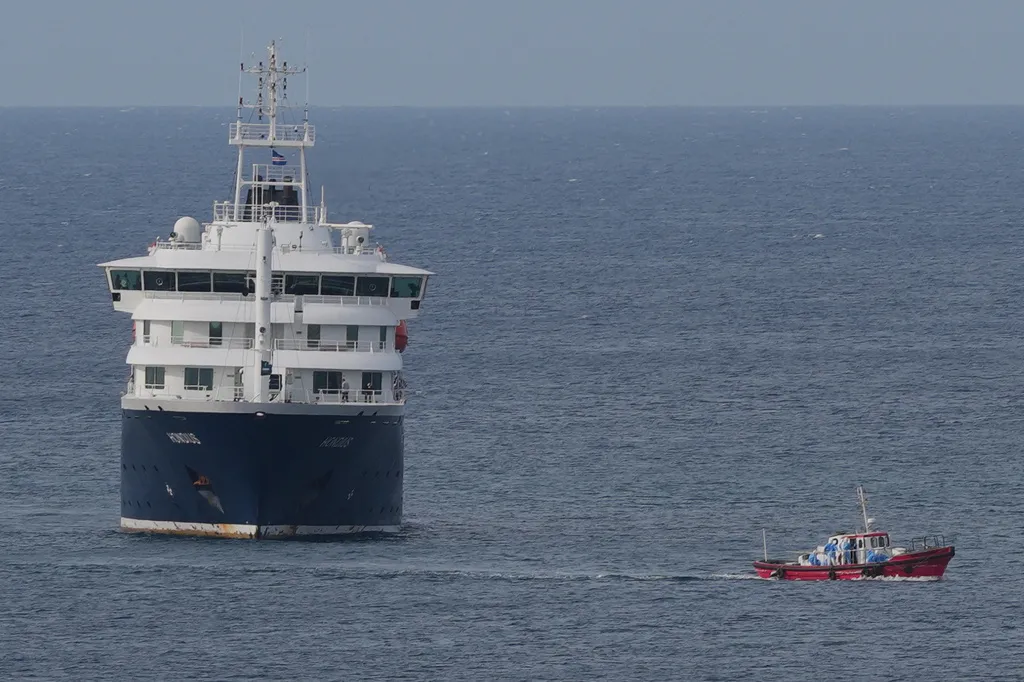 Κρουαζιερόπλοιο MV Hondius στα ανοιχτά της Τενερίφης