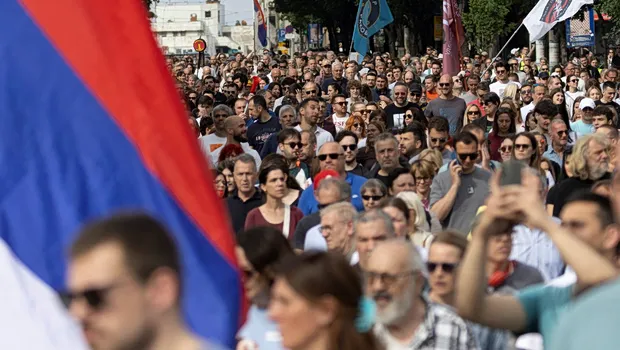 Φοιτητές διαδηλώνουν στο Βελιγράδι κατά Βούτσιτς