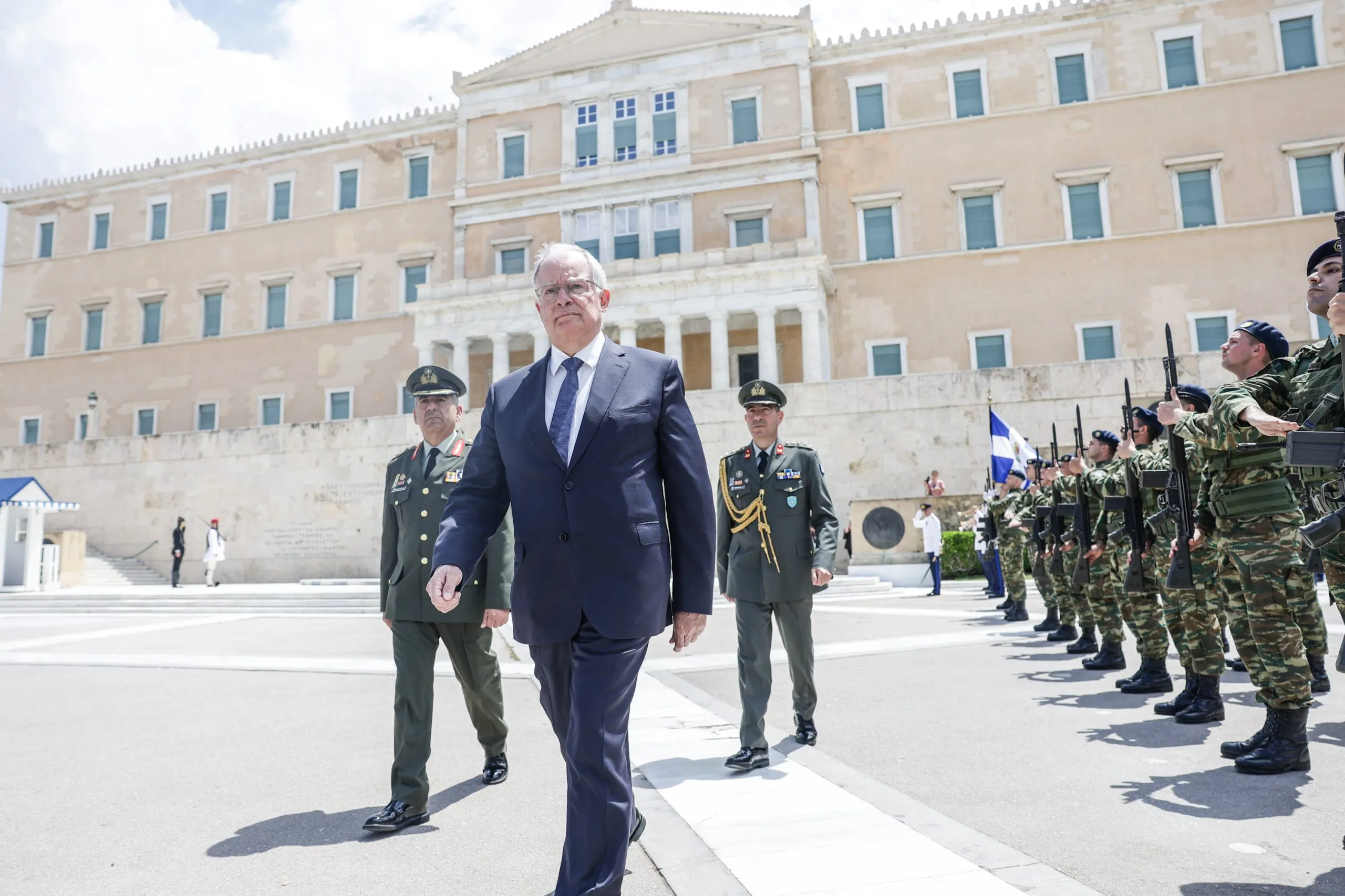 Τασούλας κατάθεση στεφανιού Αγνώστου Στρατιώτη Γενοκτονία Πόντου
