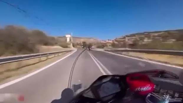 μοτοσυκλέτα υψηλή ταχύτητα εθνική οδός Ελευσίνας Θήβας