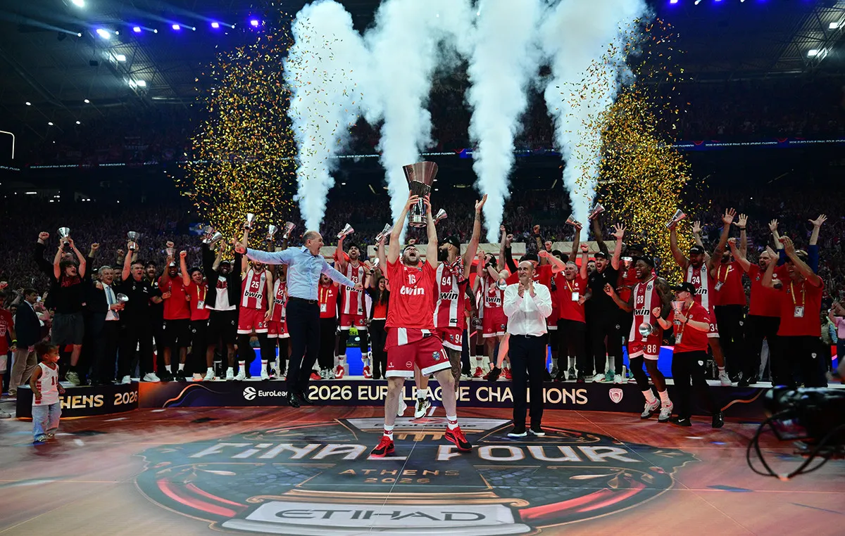 Ολυμπιακός πανηγυρισμοί τρόπαιο Euroleague Final Four 2026