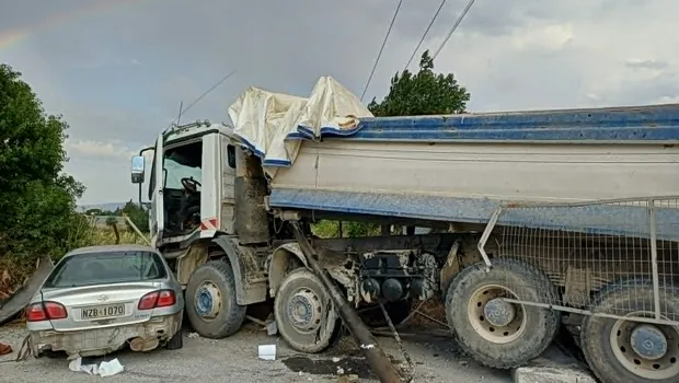 τροχαίο φορτηγό γέφυρα οδός Βόλου Λάρισα