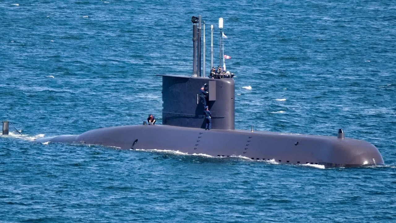 υποβρύχιο Παπανικολής Πολεμικού Ναυτικού στο Αιγαίο