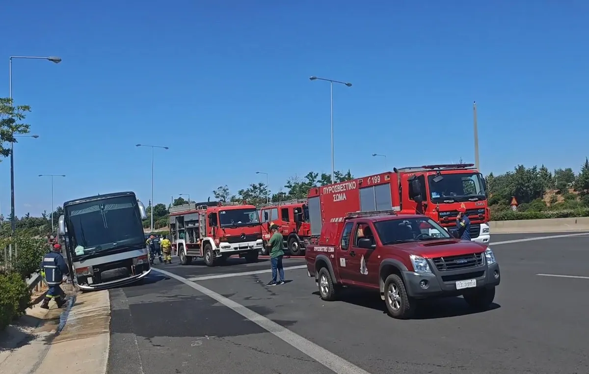 φωτιά τουριστικό λεωφορείο Περιφερειακή Υμηττού Κατεχάκη