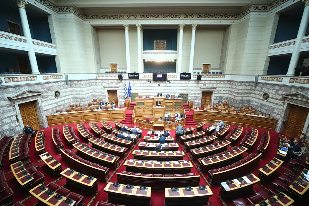 Νίκος Ανδρουλάκης κόντρα ΝΔ ΠΑΣΟΚ ακίνητο Βουλή