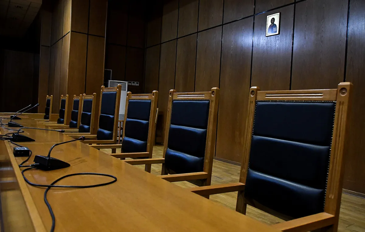 Αμπουλάνσα ΕΚΑΒ Νεάπολη Θεσσαλονίκης δικαστήριο
