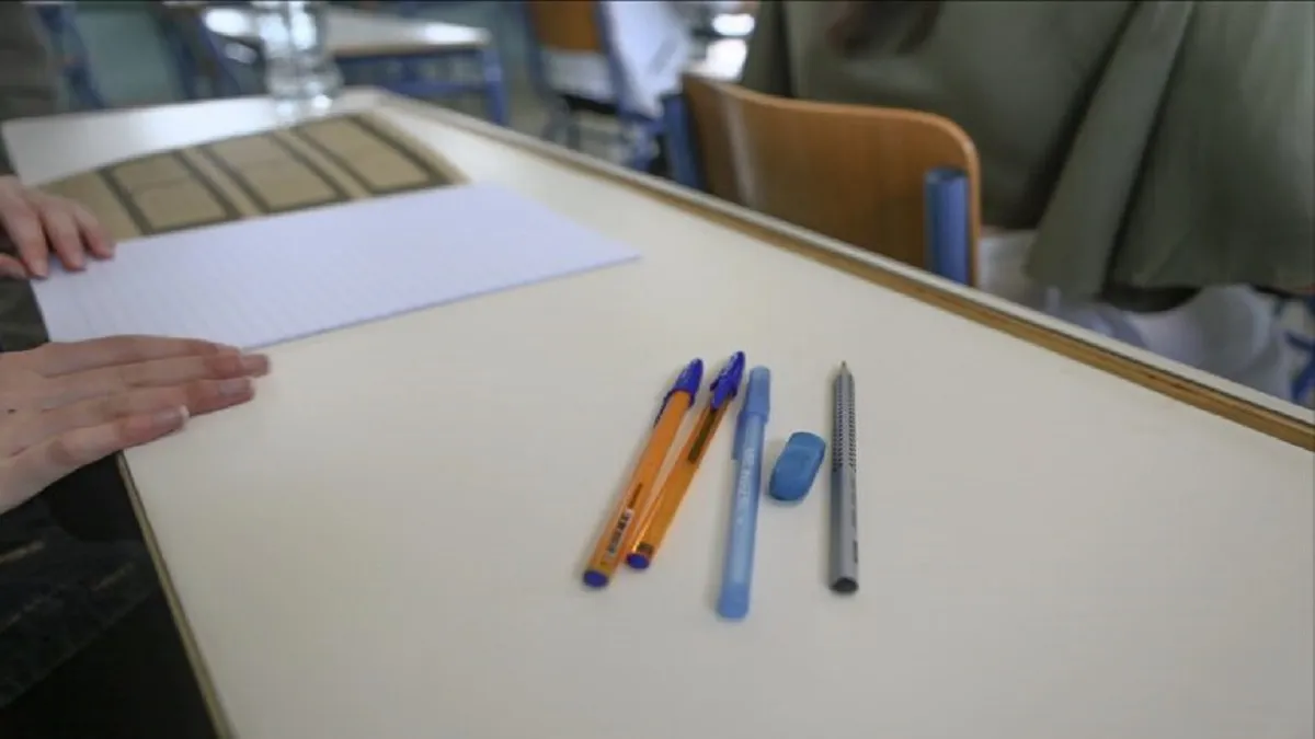 Υποψήφιοι ΕΠΑΛ έξω από εξεταστικό κέντρο Πανελλαδικών 2026