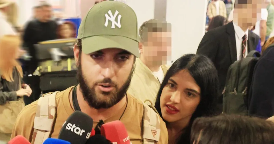 Μάνος Μαλλιαρός επιστροφή αεροδρόμιο Survivor Σταύρος Φλώρος