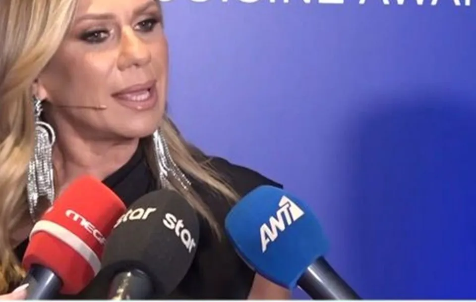 Η Κατερίνα Καραβάτου σε βραδινή έξοδο