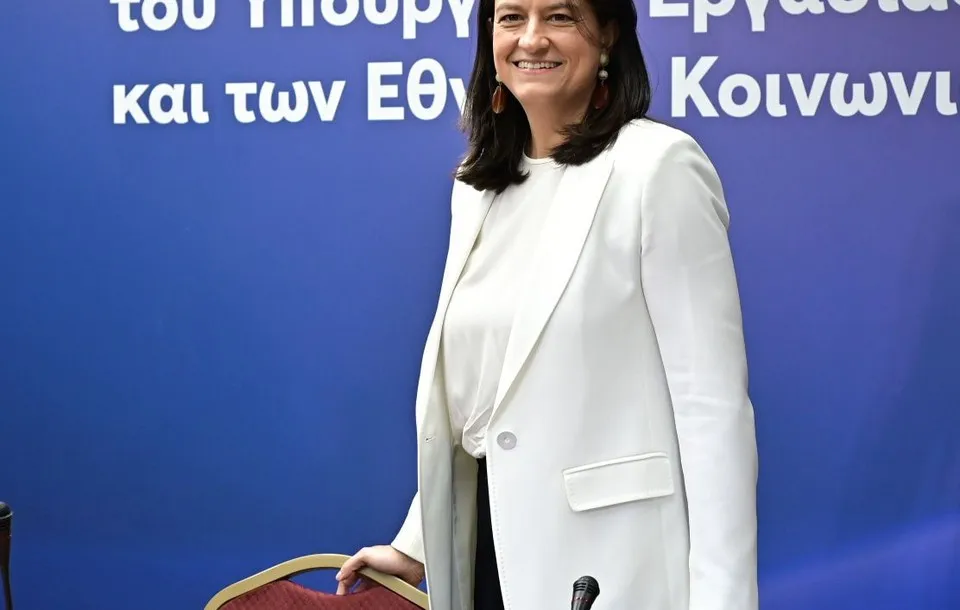 Υπουργός Κεραμέως ανακοινώσεις νοσηλευτές ΕΚΑΒ βαρέα ένσημα