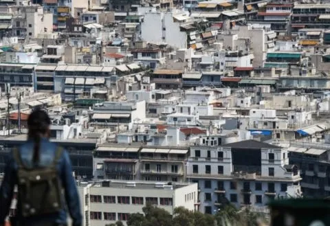 Γράφημα αύξησης εισοδήματος νοικοκυριών Ελλάδα ΟΟΣΑ 2025