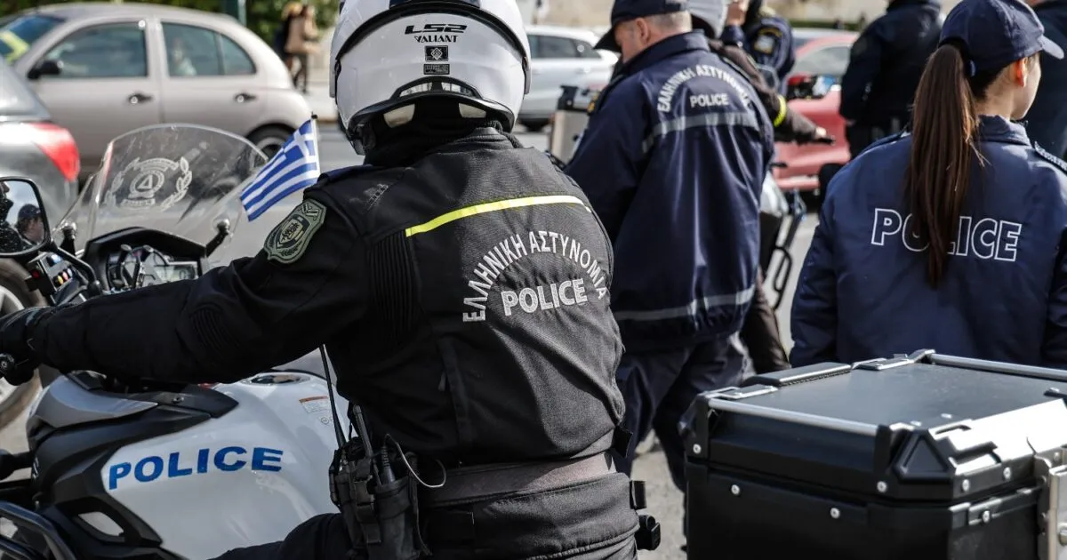 παιδί μόνο πεζοδρόμιο Συκιές Θεσσαλονίκη αστυνομία