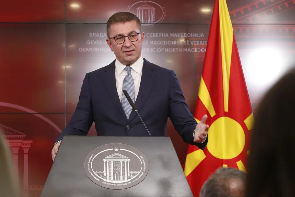 Βόρεια Μακεδονία κυβέρνηση Μίτσκοσκι δημοψήφισμα βουλγαρική μειονότητα